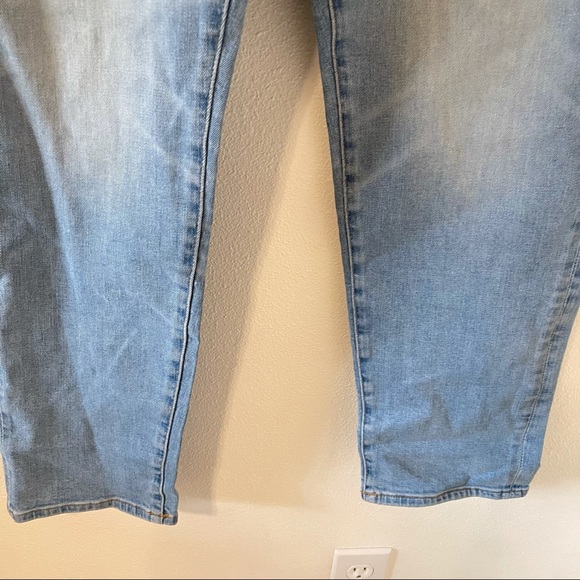 American Eagle Outfitters Athletic Airflex+ Light Wash 31x30 - Picture 5 of 11